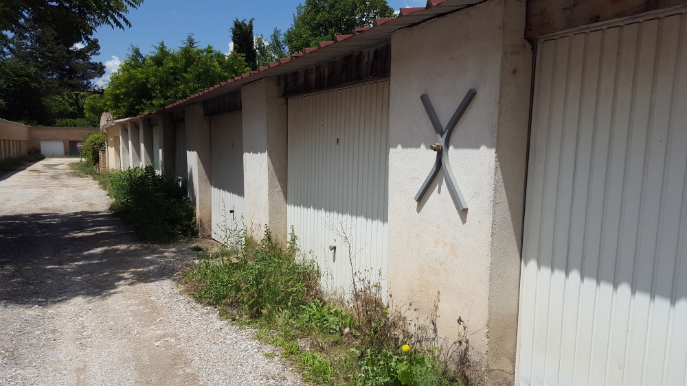Emplacement/parking Apt (84400)